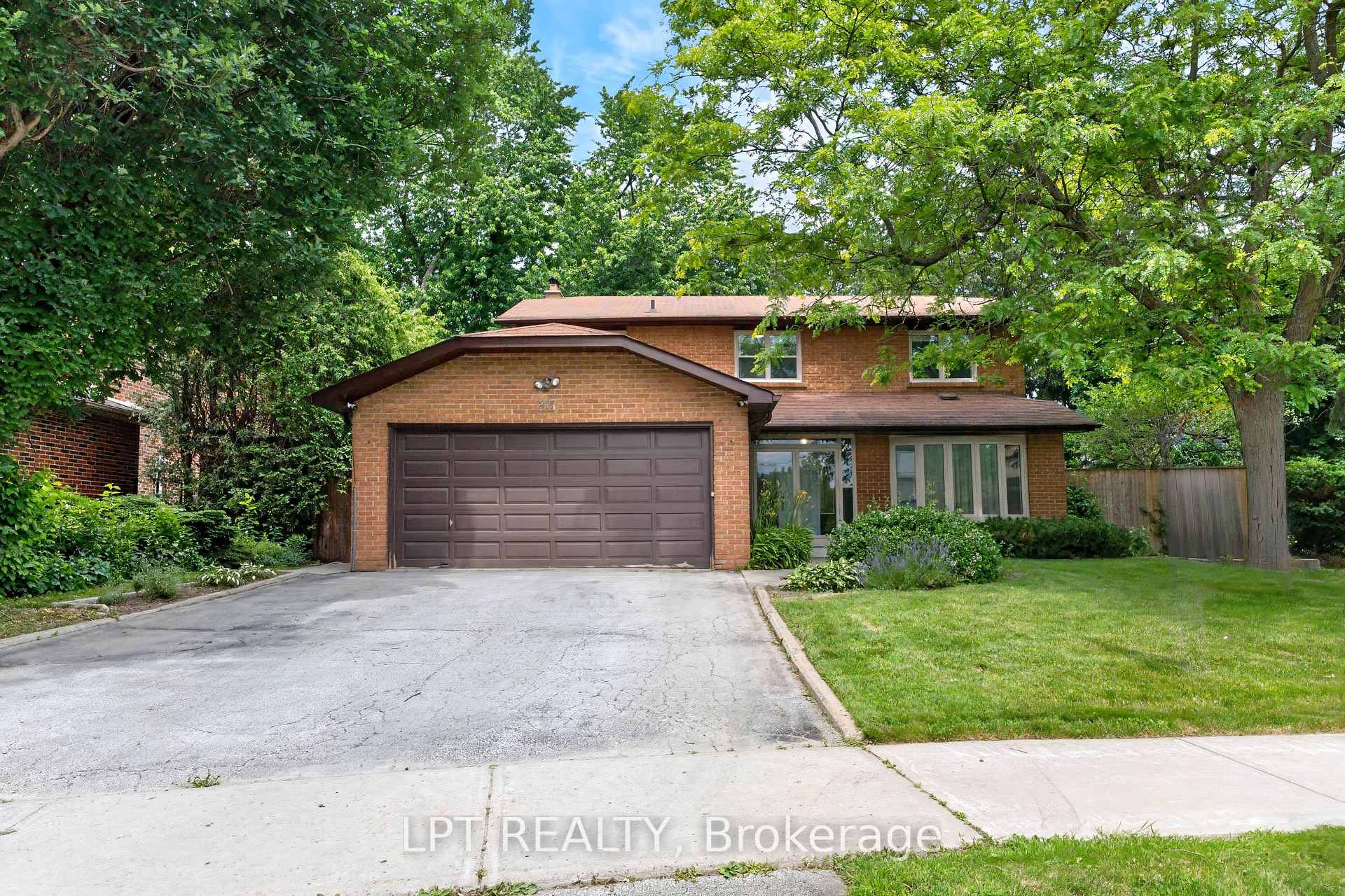 35 Kilchurn Castle Drive, Toronto E05 — photo 3 of 5