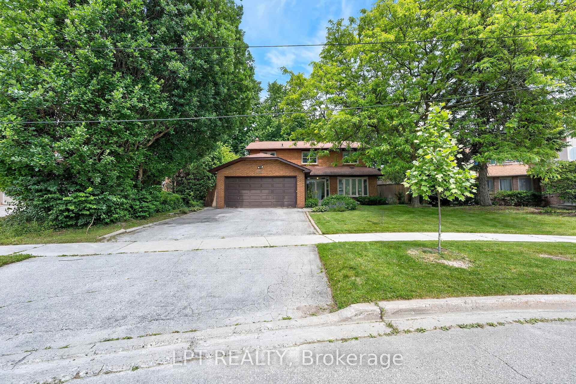 35 Kilchurn Castle Drive, Toronto E05 — photo 4 of 5