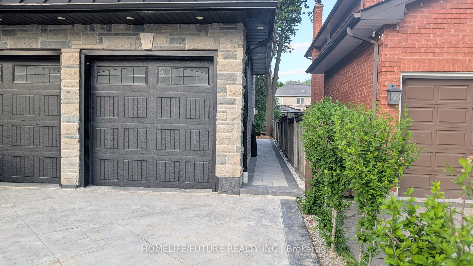 43 Buena Vista Avenue Bsmt, Toronto E05 — photo 2 of 5