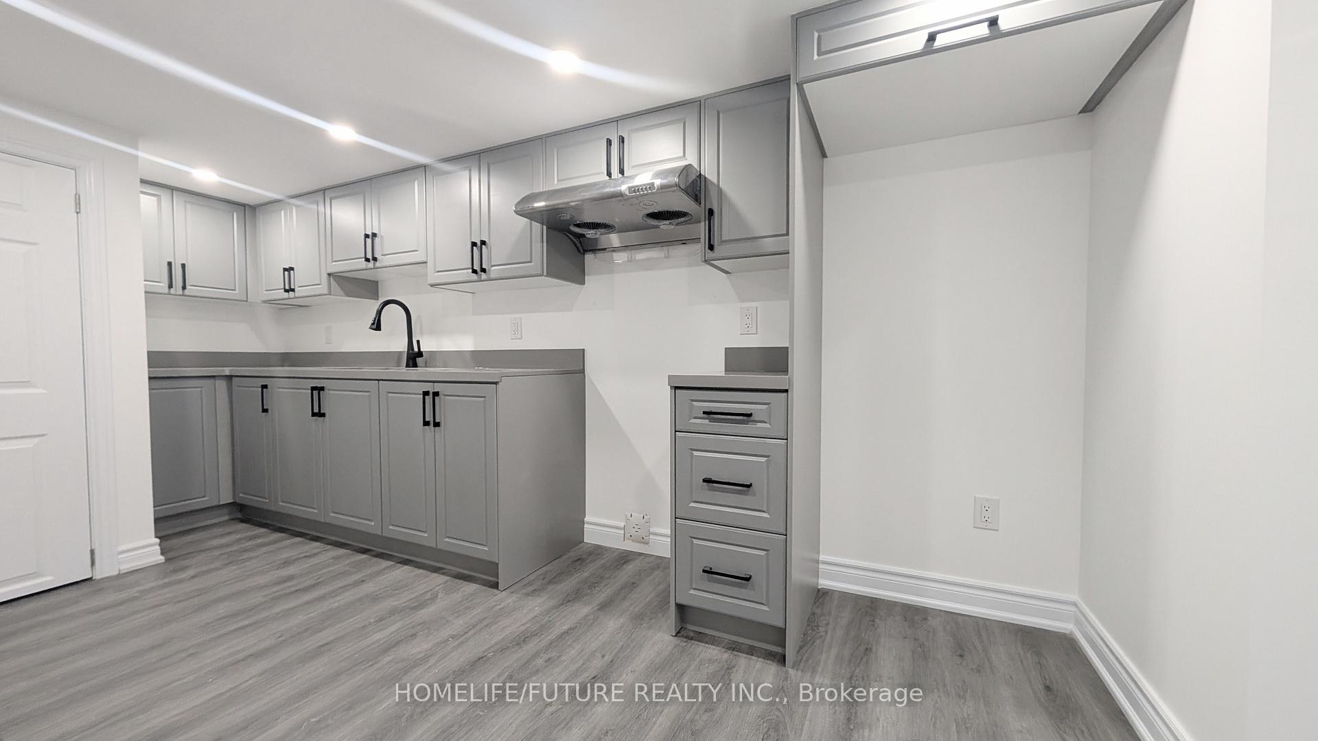 43 Buena Vista Avenue Bsmt, Toronto E05 — photo 3 of 5