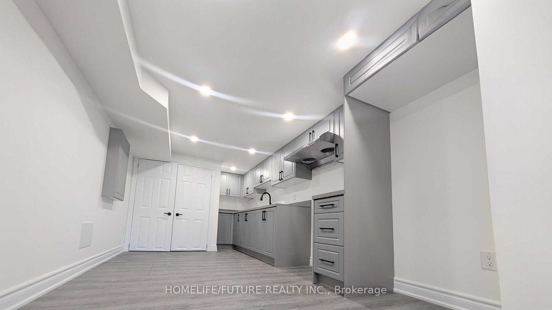 43 Buena Vista Avenue Bsmt, Toronto E05 — photo 4 of 5