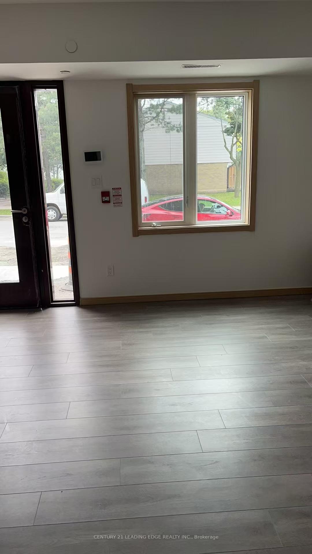 60 Morecambe Gate C101, Toronto E05 — photo 2 of 5