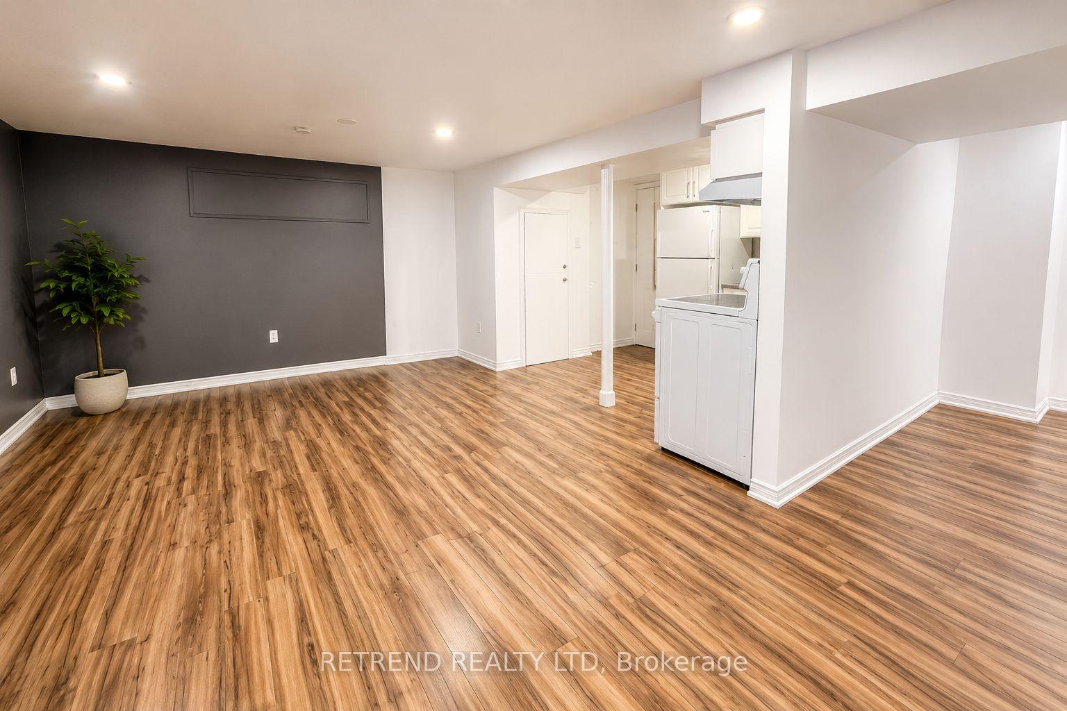 75 Aragon Avenue Bsmt, Toronto E05 — photo 5 of 5