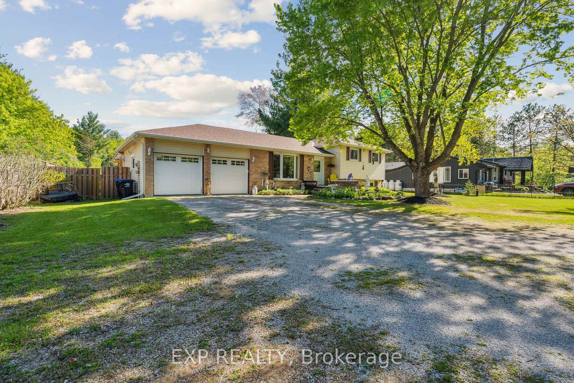 8245 Main Street, Adjala-Tosorontio — photo 2 of 5