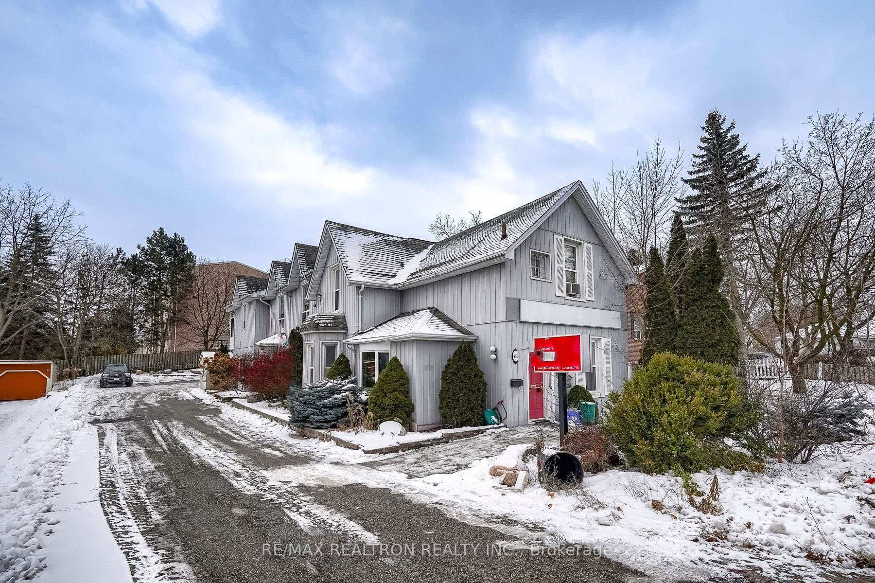 482 Queen Street Main & Basement Level, Newmarket, ON L3Y 2H3