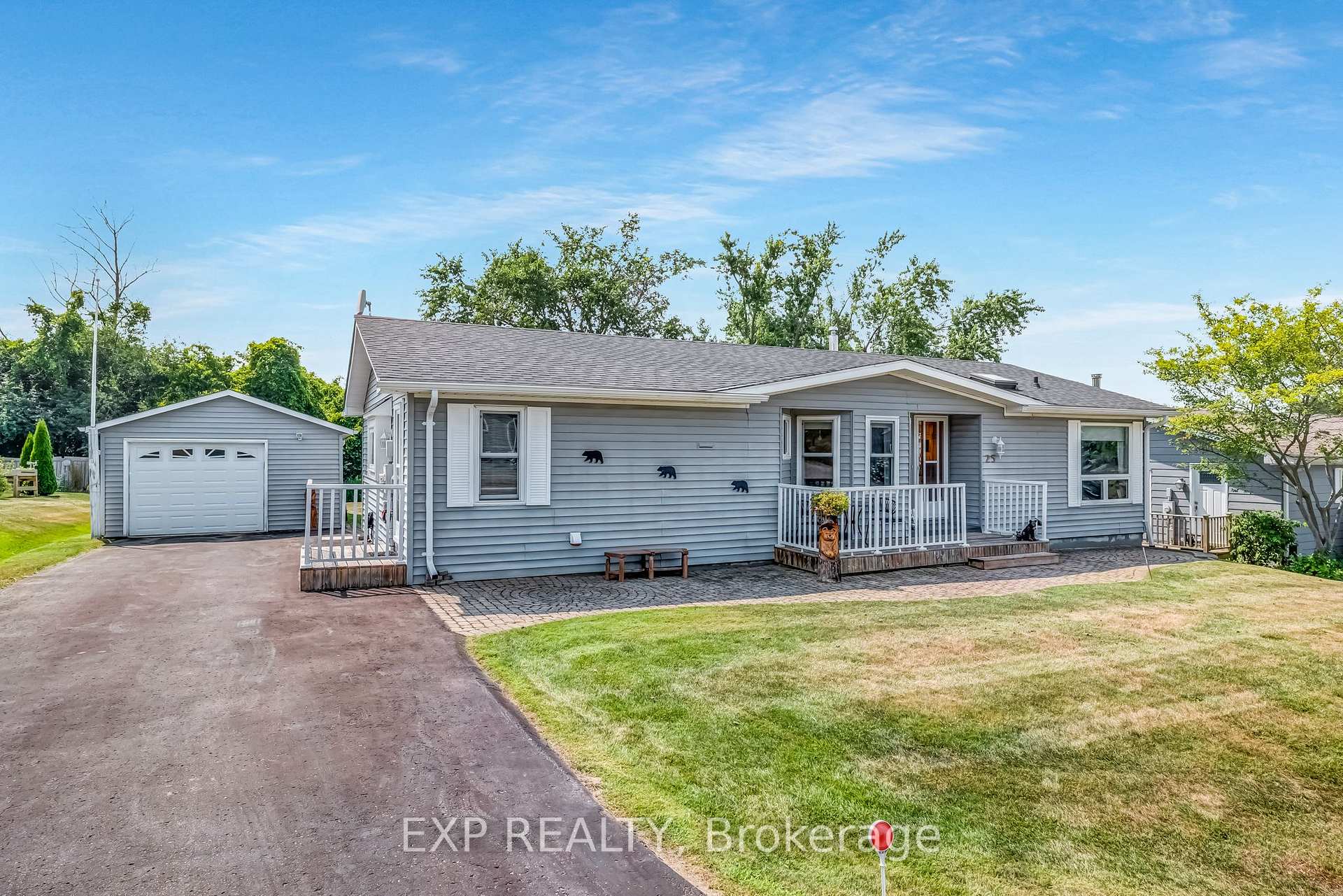 25 Juno Crescent, Georgina, ON L0E 1R0 — Georgina, Ontario