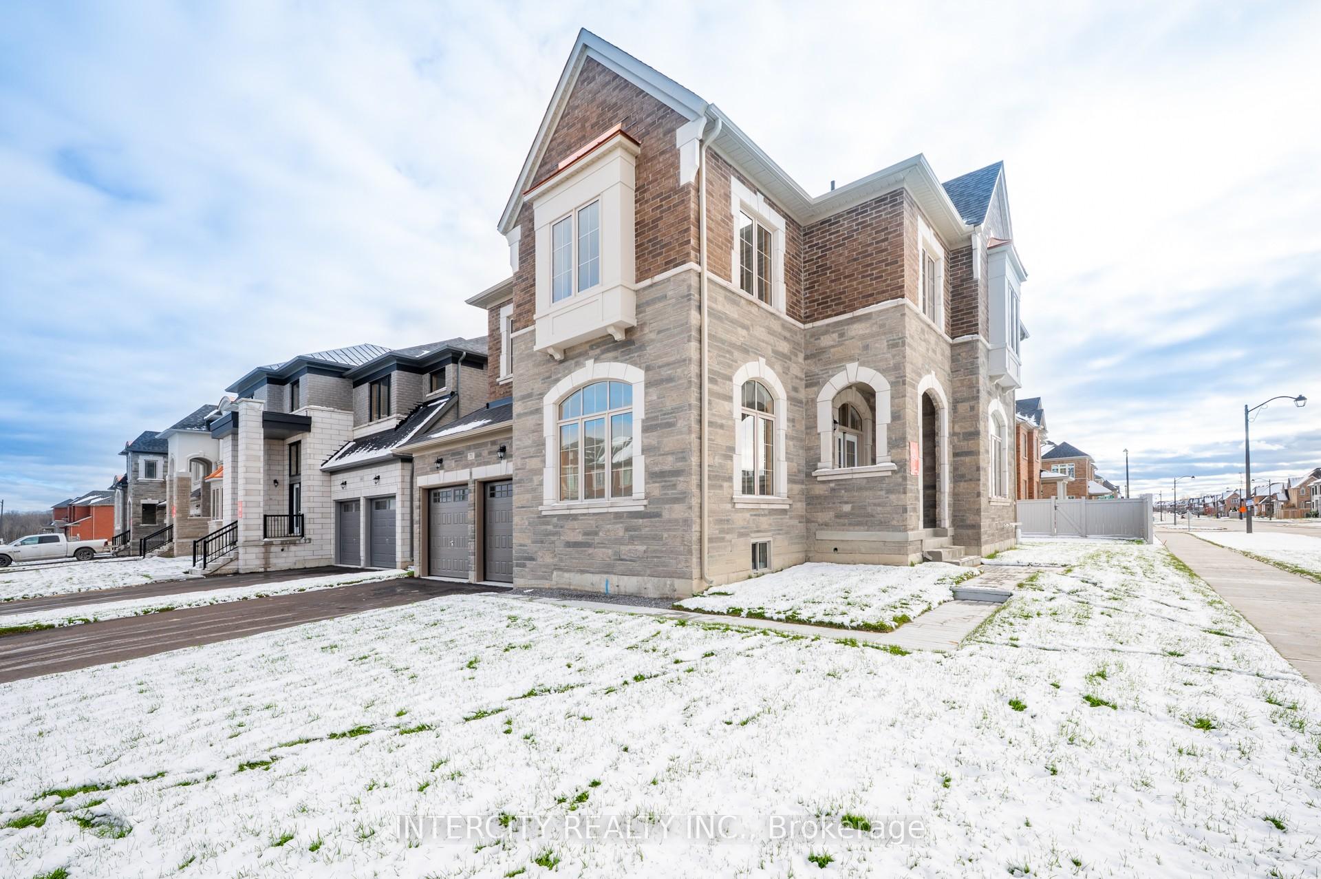 71 Lorrain Hand Avenue, Georgina — photo 3 of 5