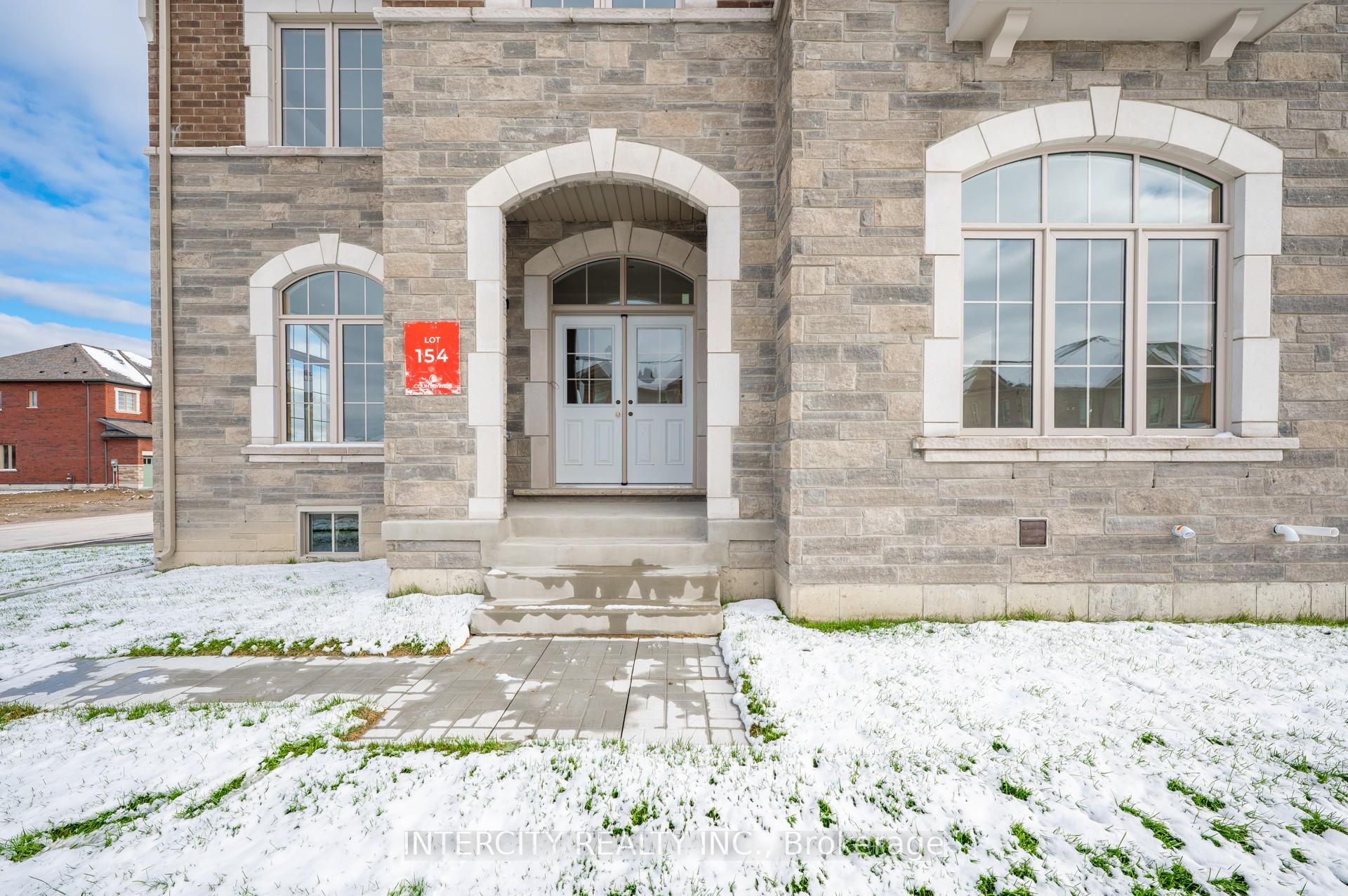 71 Lorrain Hand Avenue, Georgina — photo 4 of 5