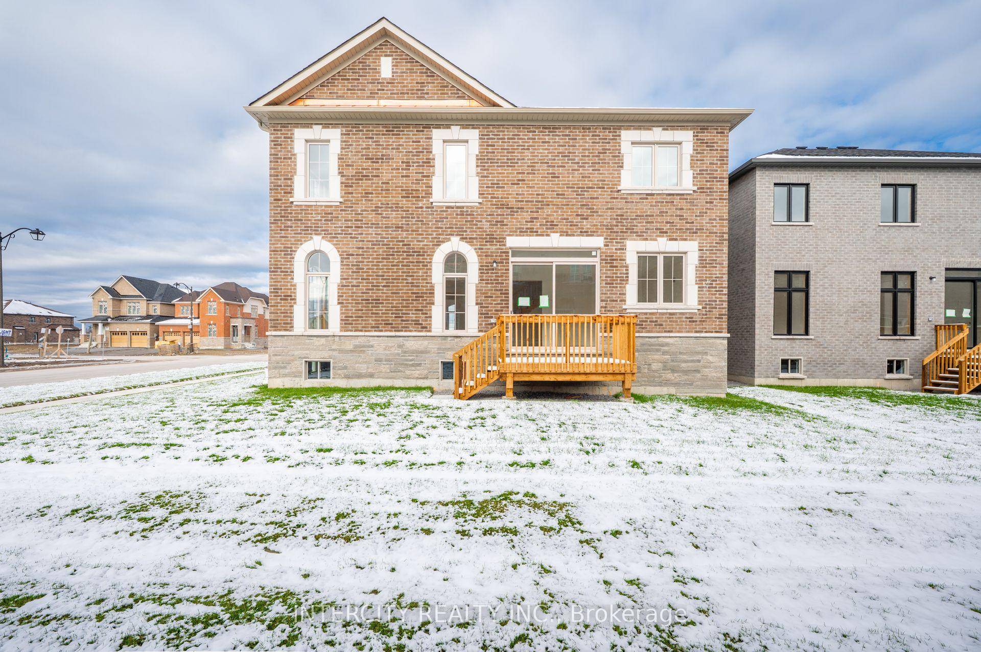 71 Lorrain Hand Avenue, Georgina — photo 5 of 5