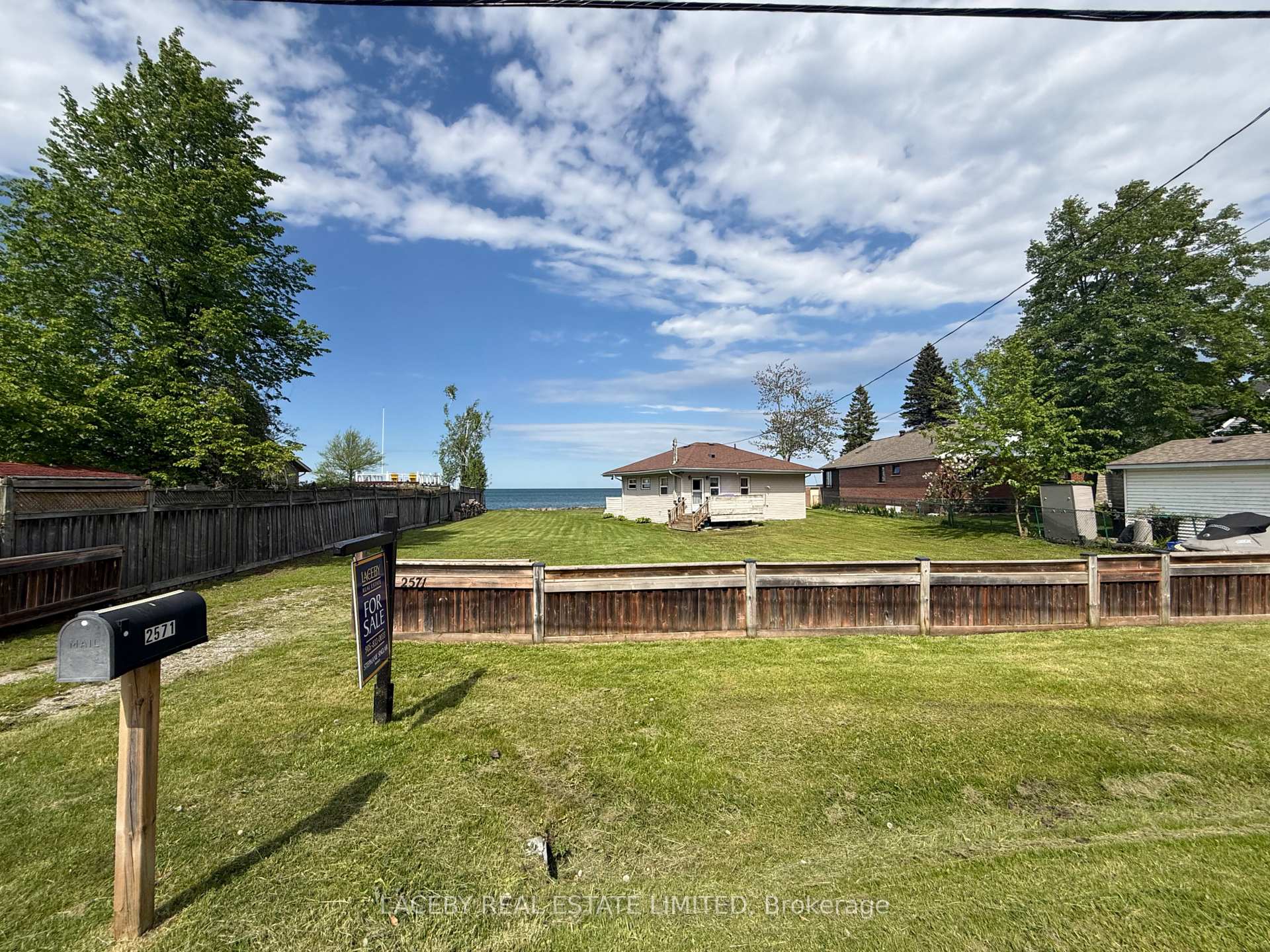 2571 Leonard Street, Innisfil — photo 2 of 5