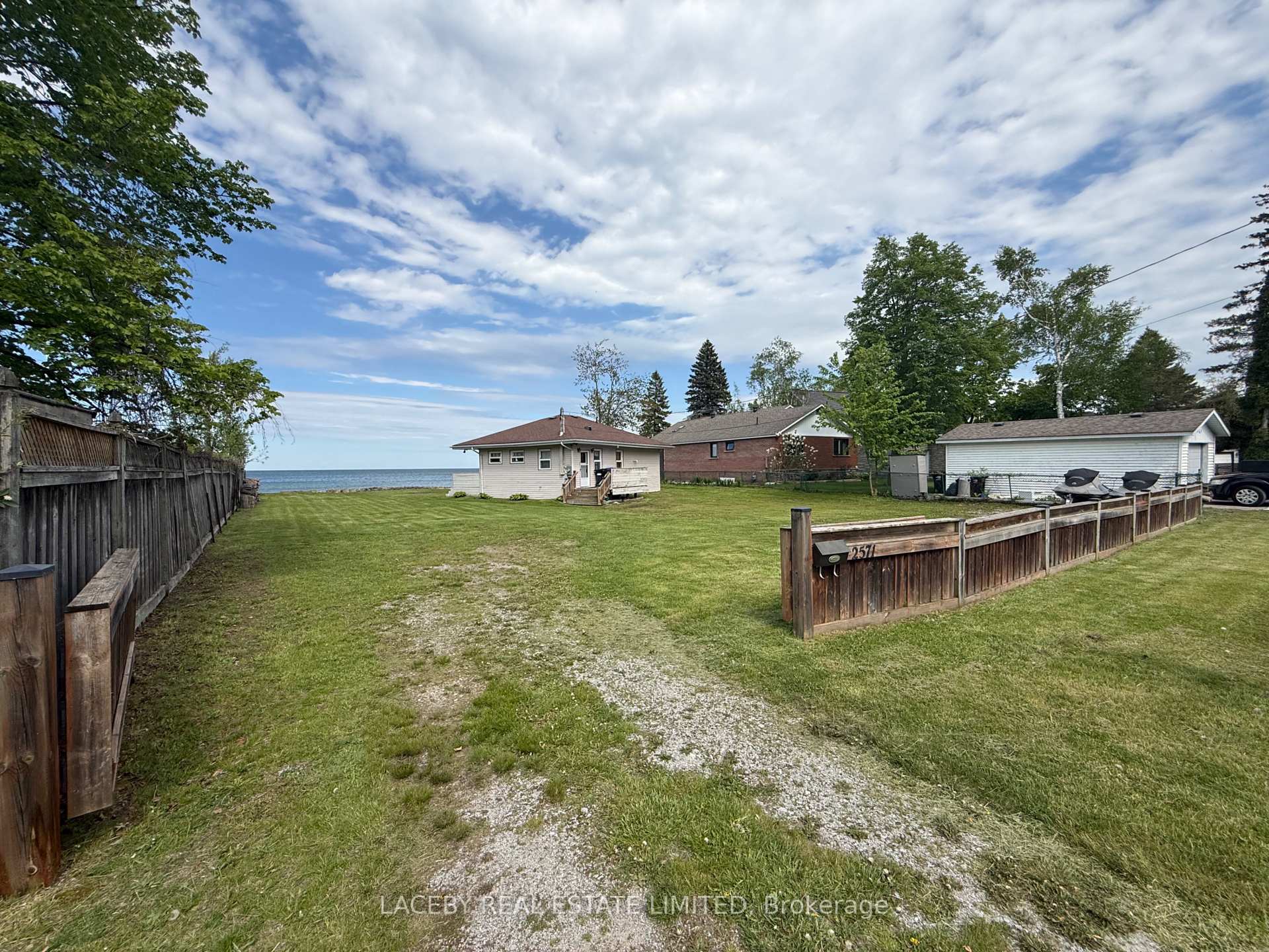 2571 Leonard Street, Innisfil — photo 3 of 5