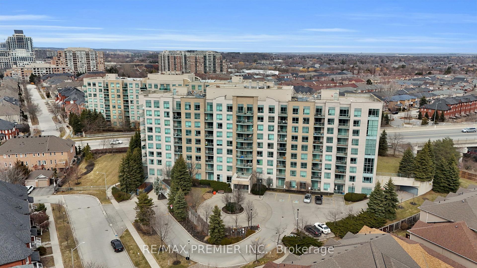 51 Baffin Court 220, Richmond Hill, ON L4B 4P6