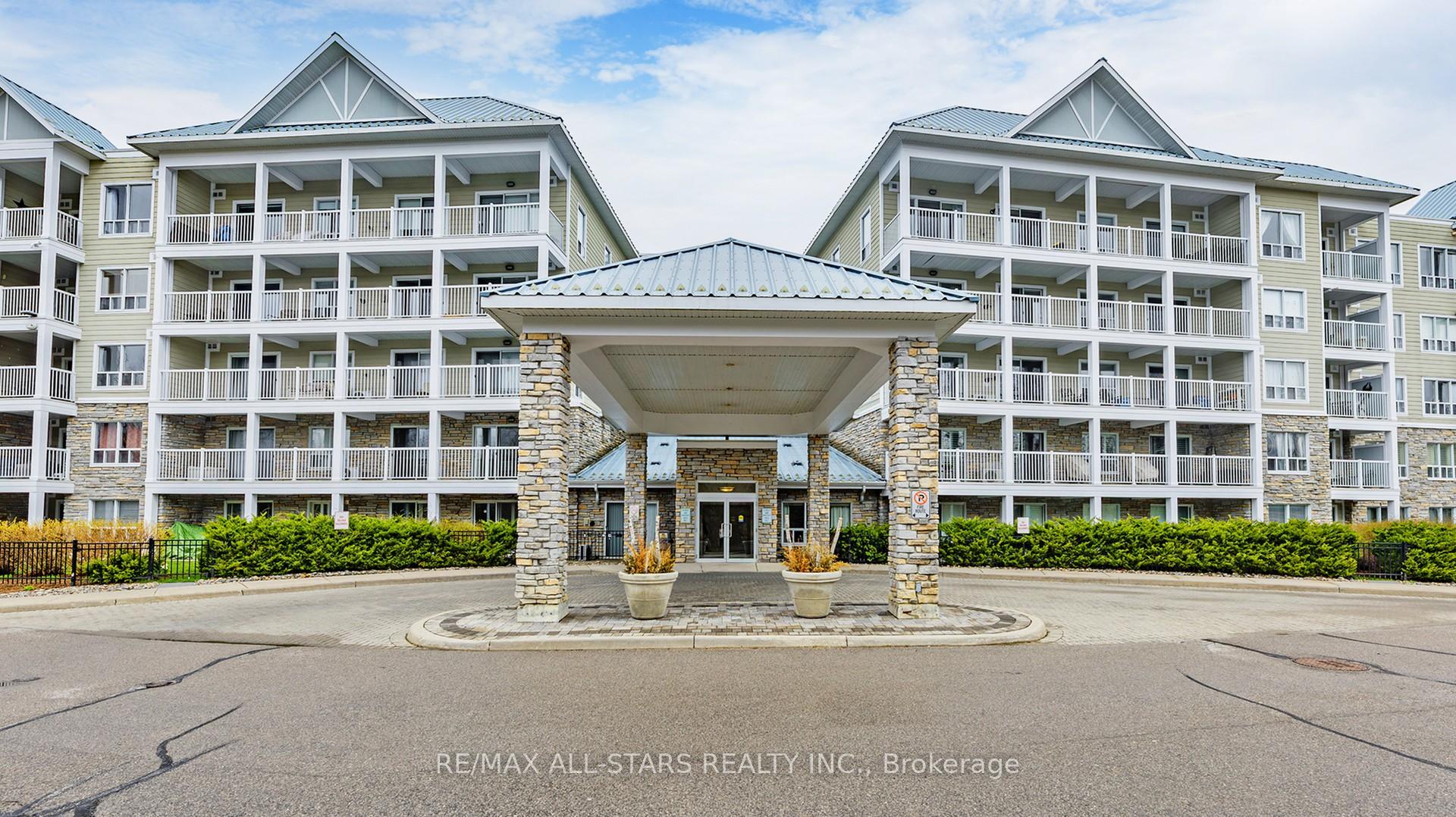900 Bogart Mill Trail 327, Newmarket, ON L3Y 8V5