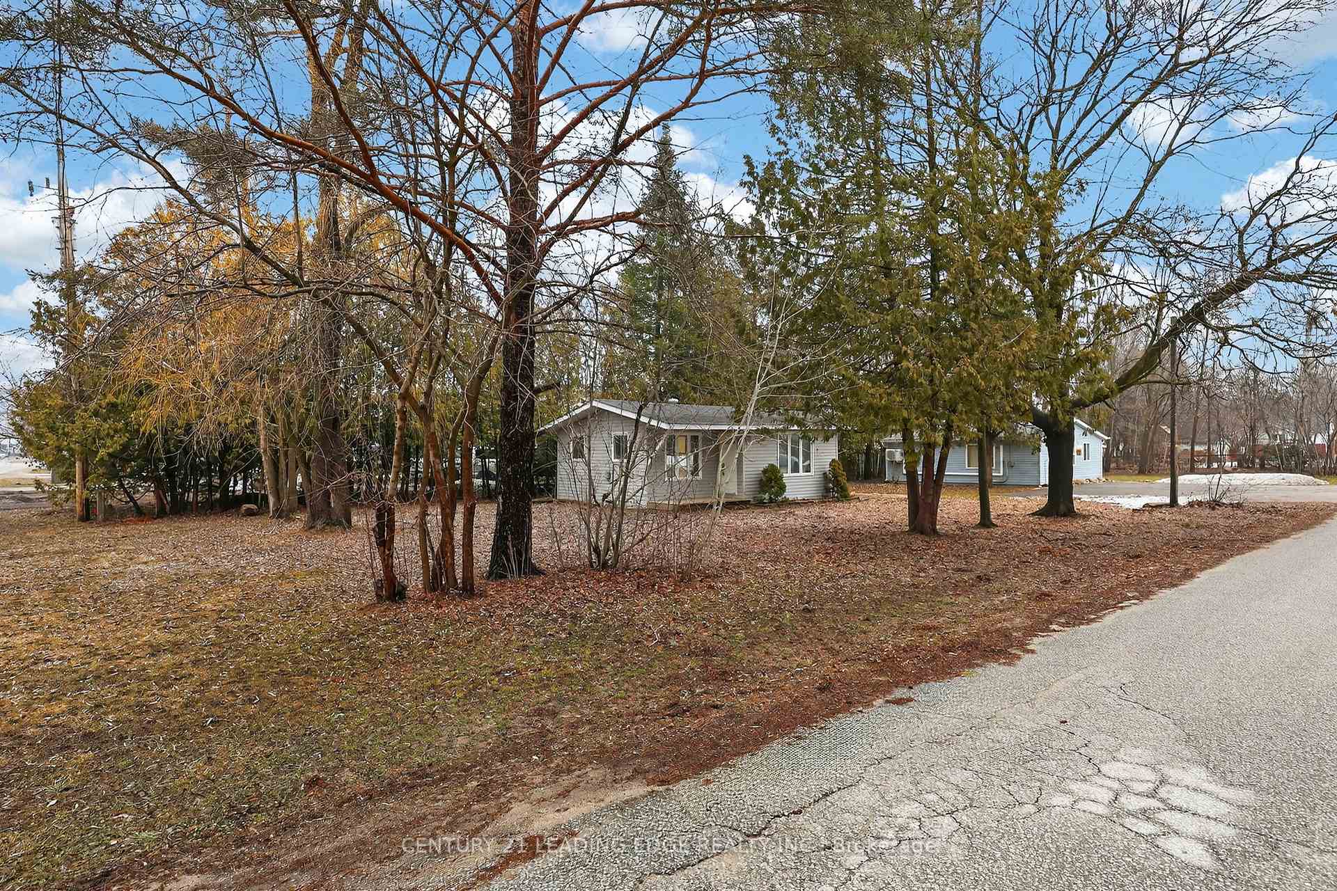 2073 Kate Avenue, Innisfil — photo 2 of 5