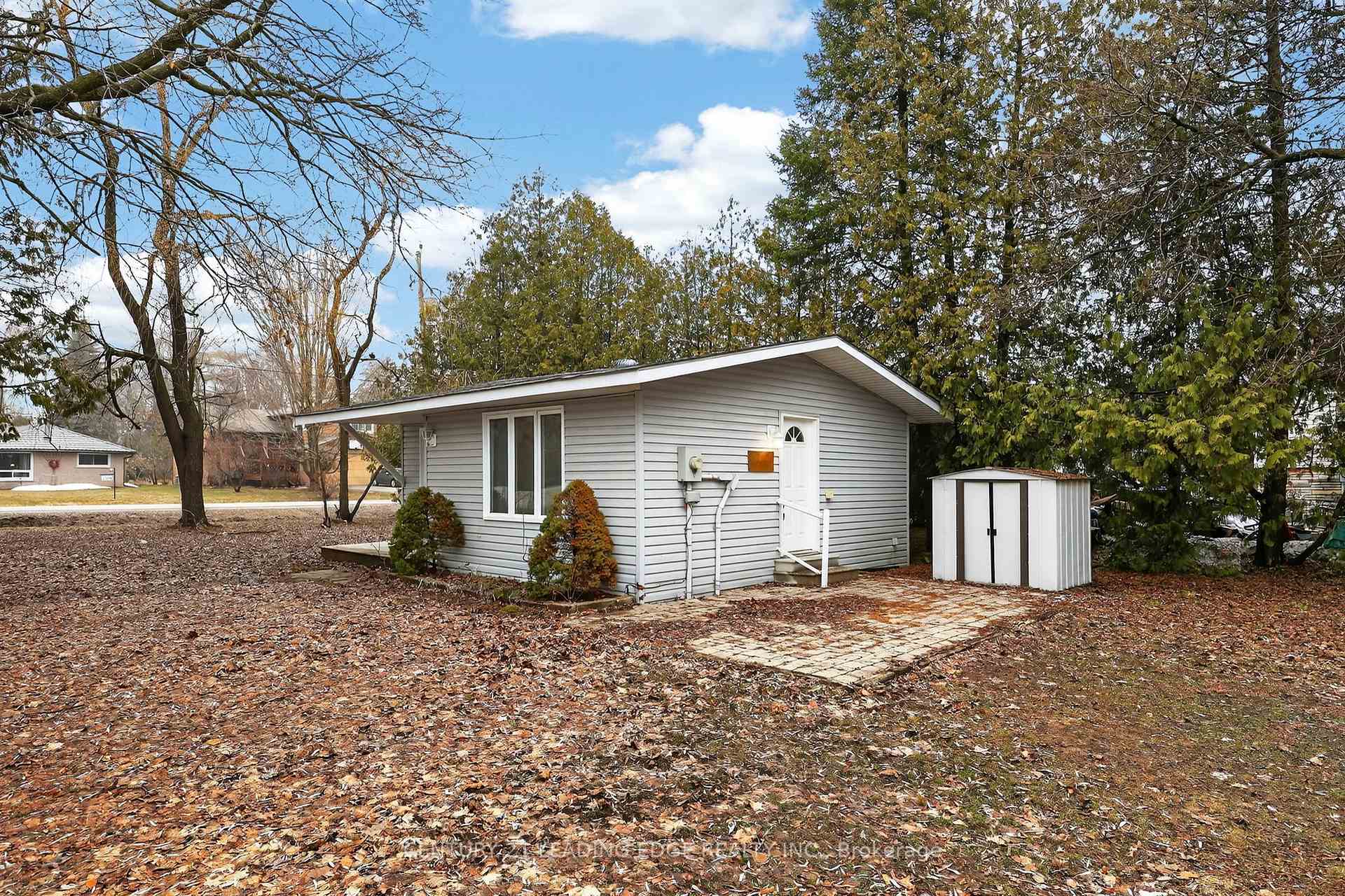 2073 Kate Avenue, Innisfil — photo 4 of 5