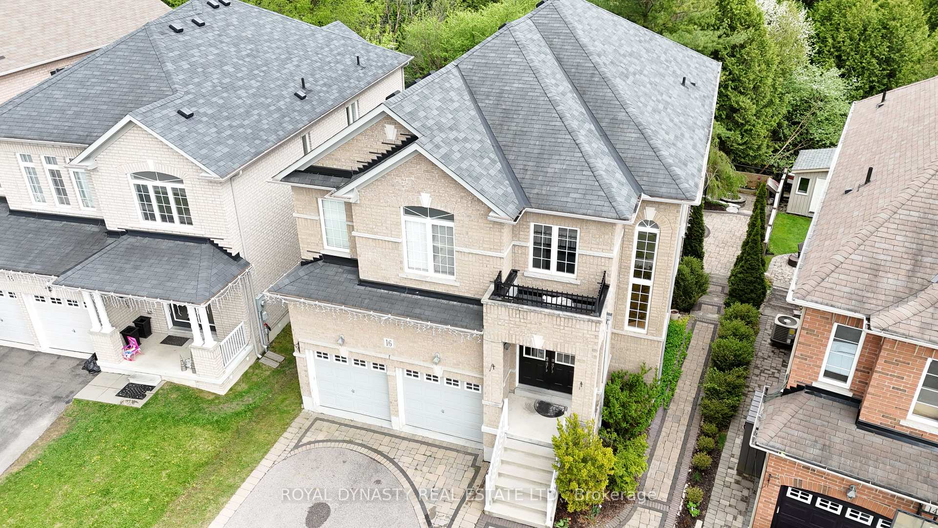 16 Nature Way Crescent, East Gwillimbury, ON L9N 0A6