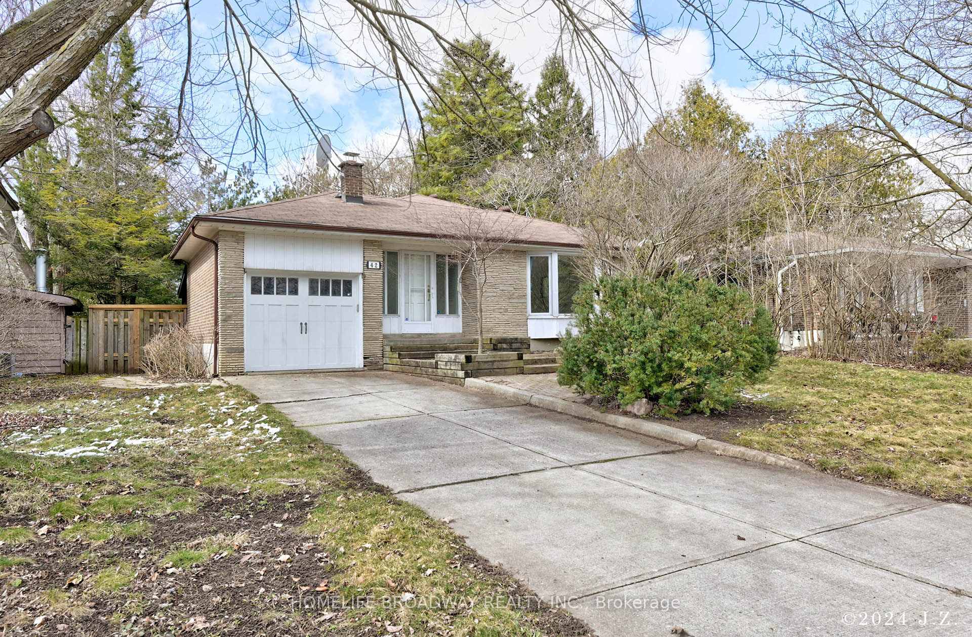 42 Sciberras Road, Markham, ON L3R 2J3