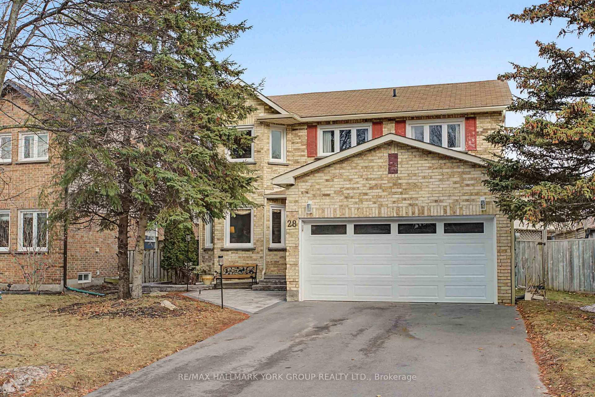 28 Hollingshead Drive, Aurora, ON L4G 5J8