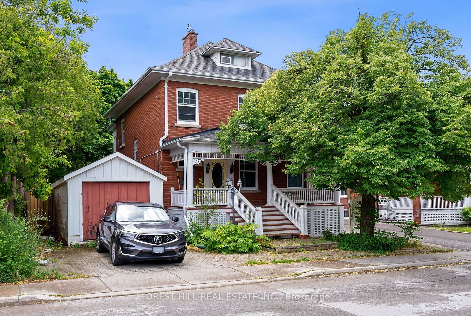 36 Arnold Crescent Upper, Richmond Hill, ON L4C 3R5