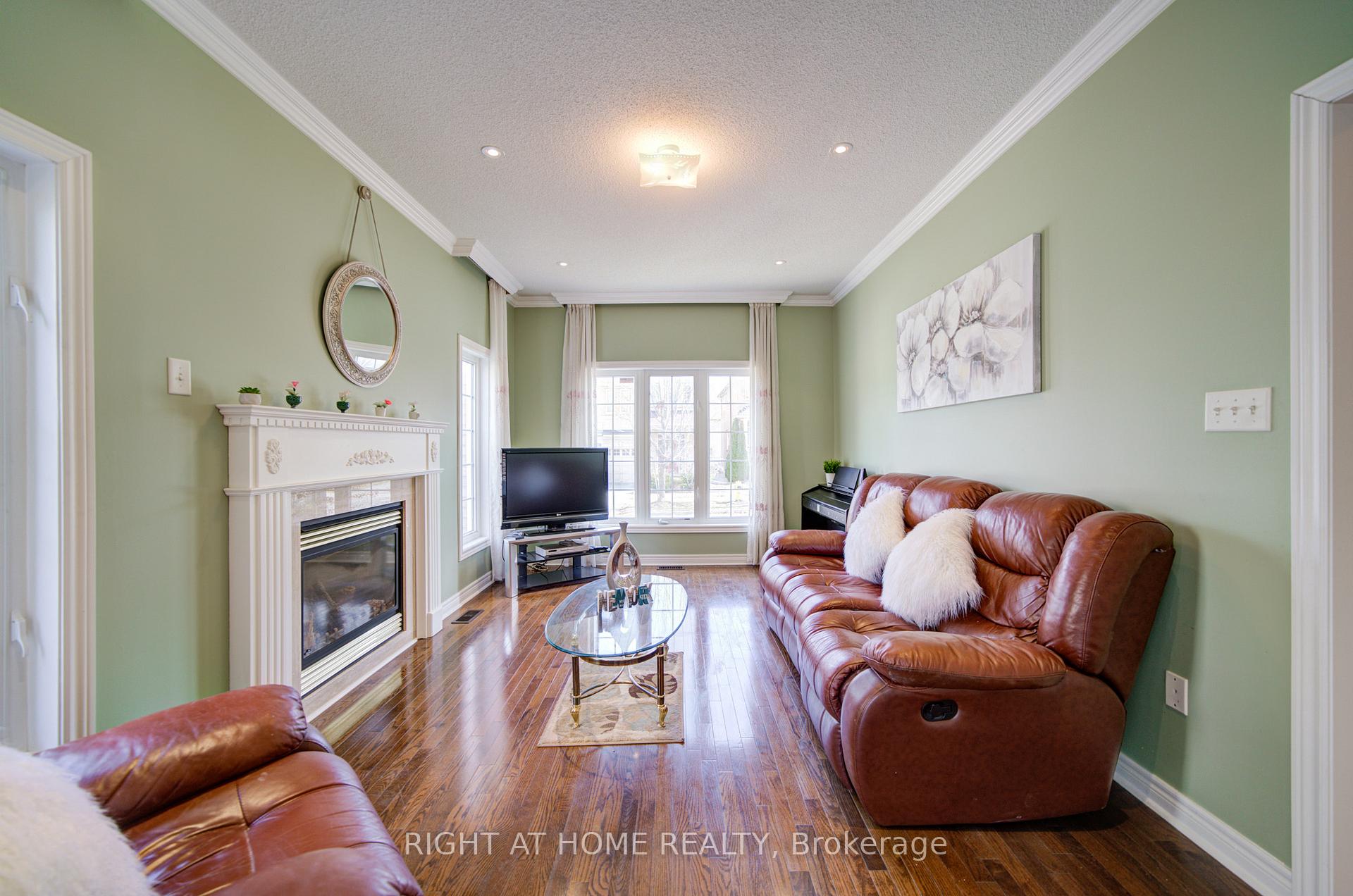 115 Westolivia Trail, Vaughan, ON L4J 0C2