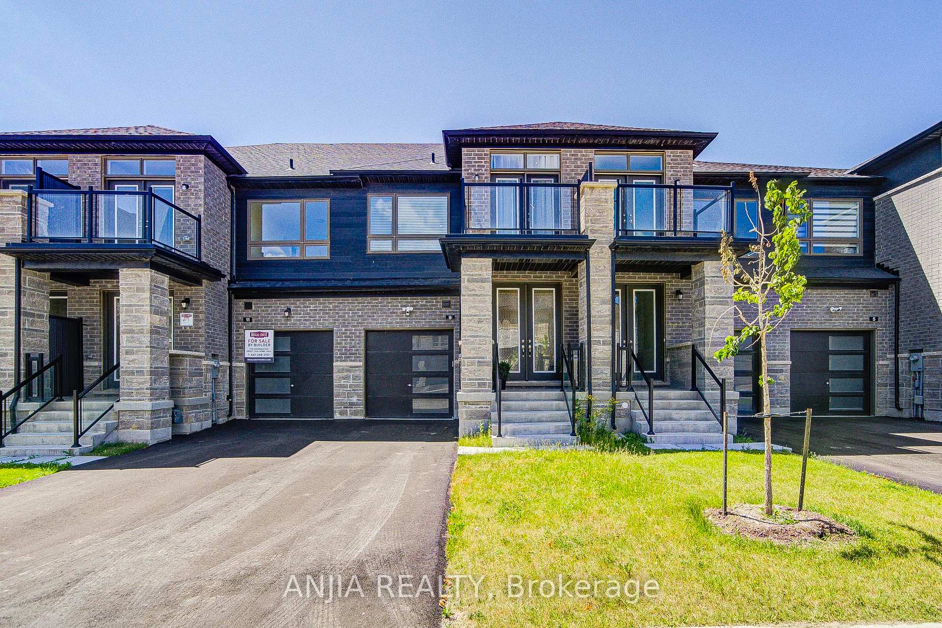 9 MACE Avenue, Richmond Hill, ON L4E 1K8