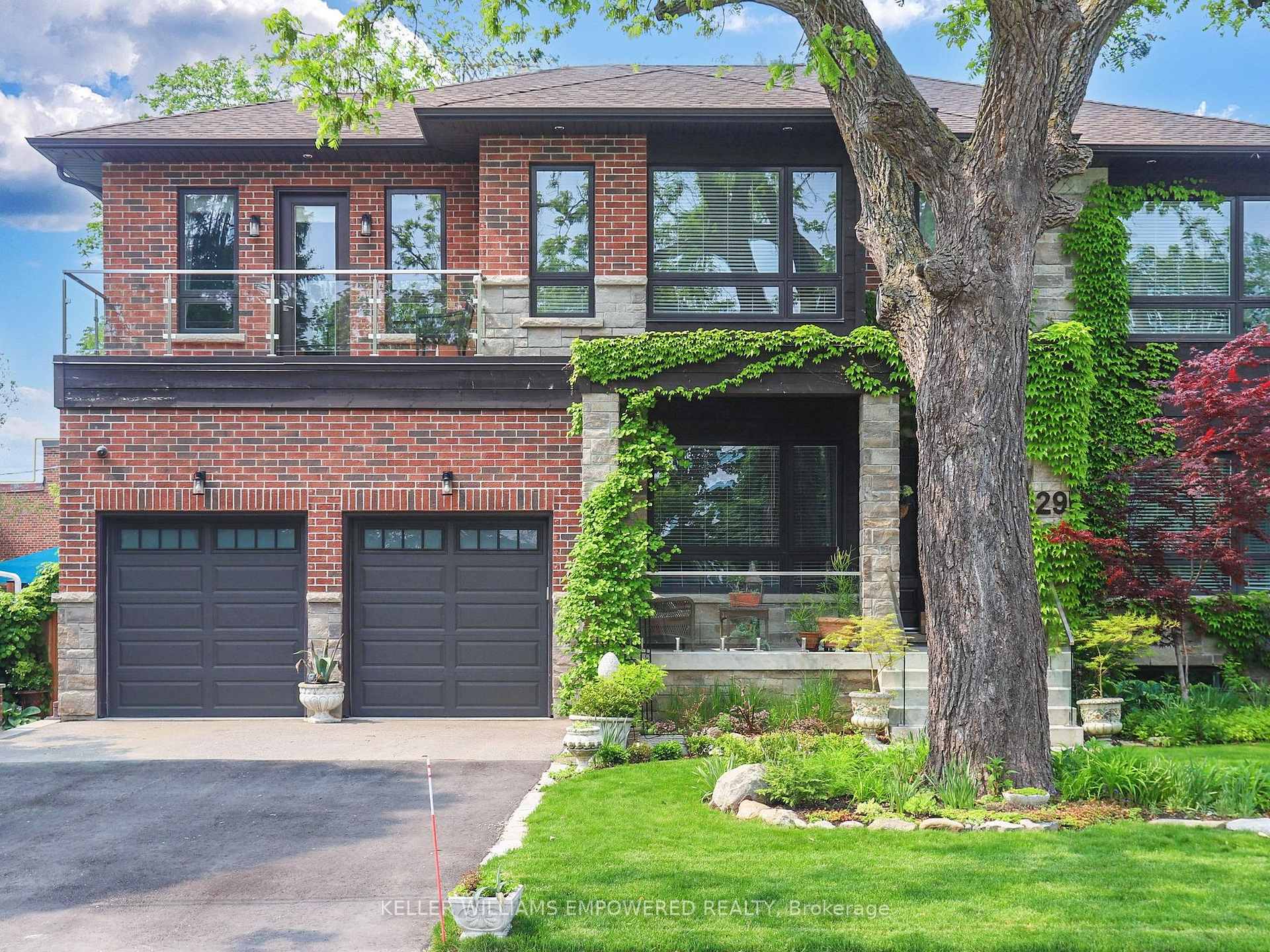 29 Bedford Park Avenue, Richmond Hill, ON L4C 2N9