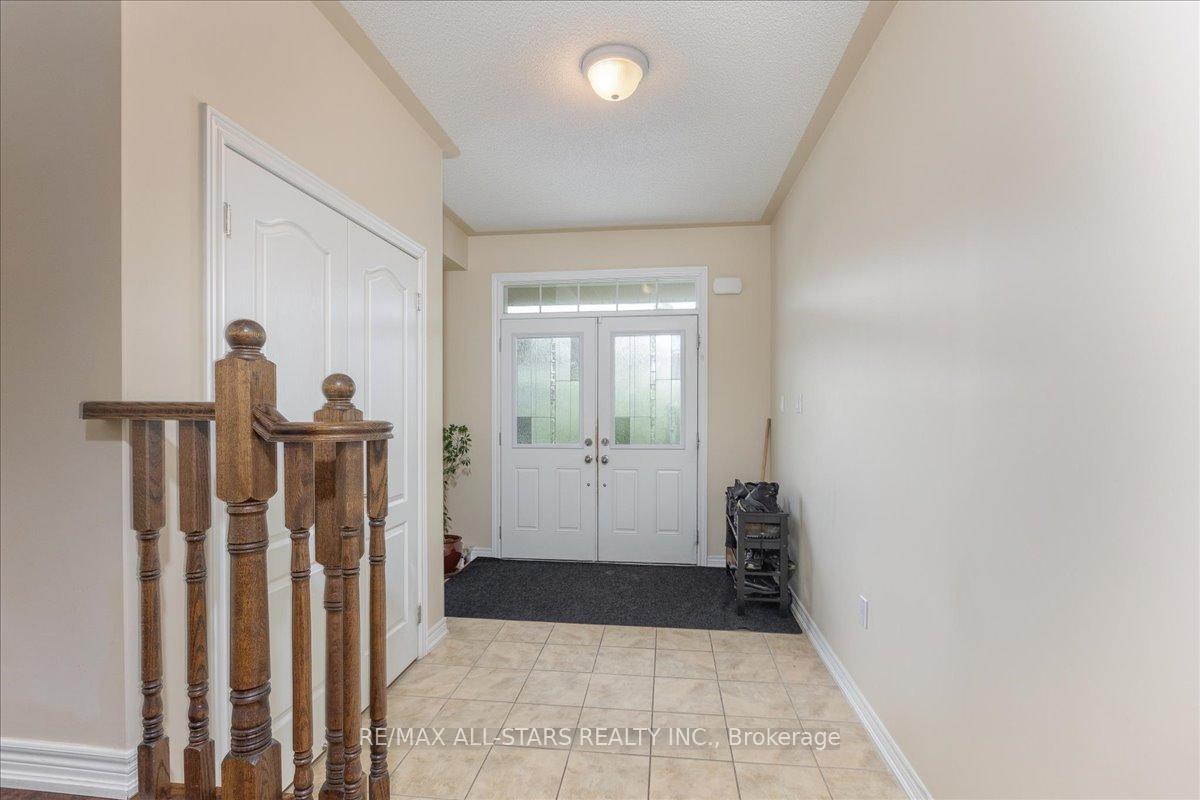 27 Scotia Road, Georgina — photo 3 of 5