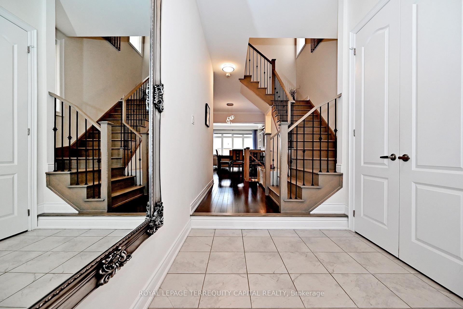 22 Walter Tunny Crescent, East Gwillimbury — photo 4 of 5