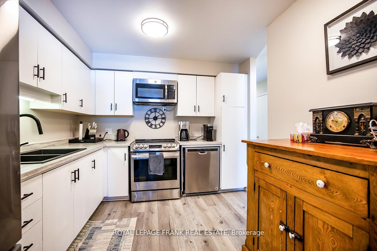 433 May Street 9, Brock — photo 4 of 5