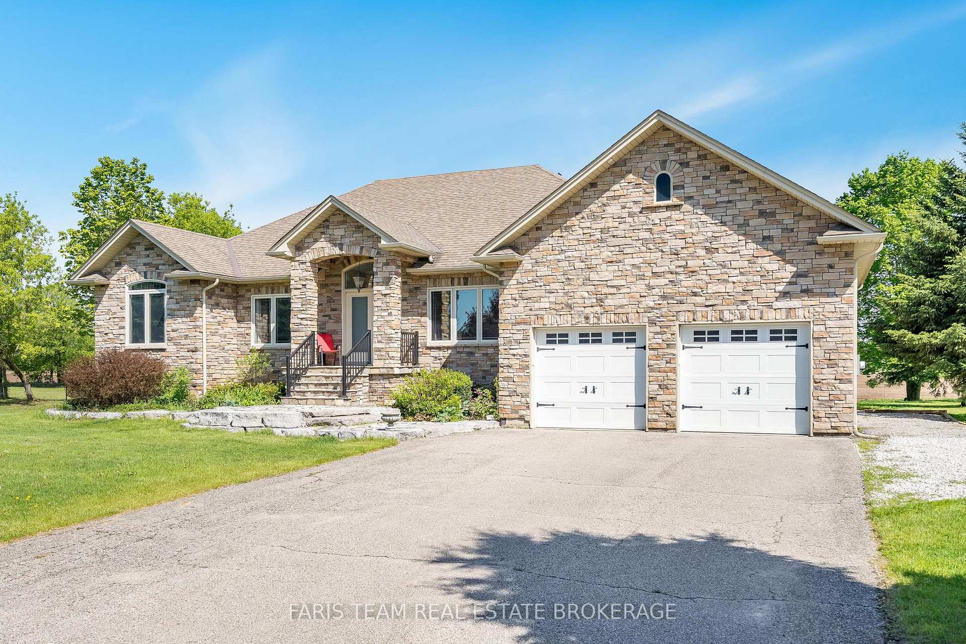 30 Fisher Drive, Adjala-Tosorontio — photo 2 of 5