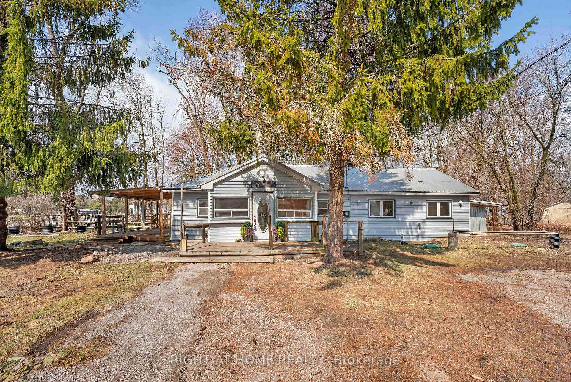 260 Beach Road, Innisfil — photo 2 of 5