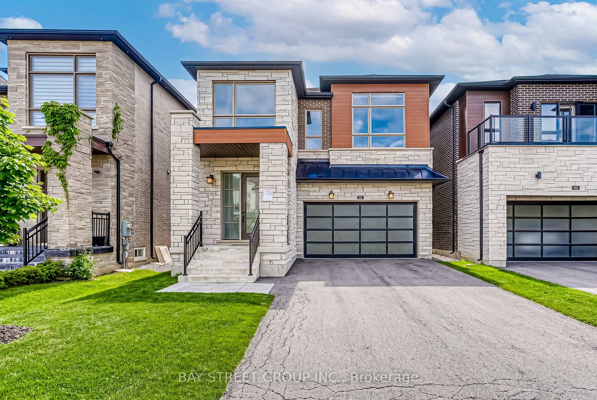 40 Meteorite Street, Richmond Hill, ON L4C 4L9
