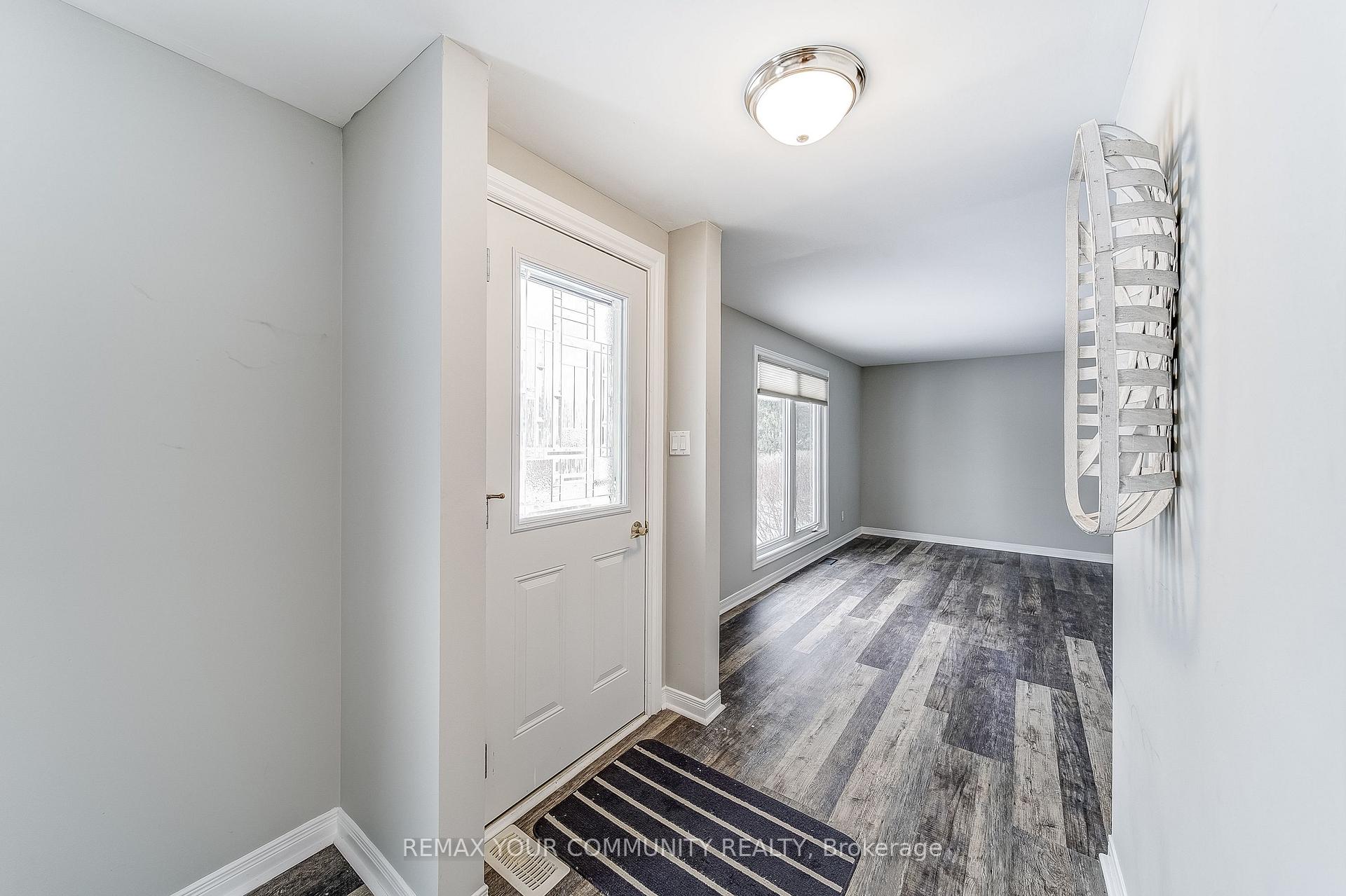 20 Geneva Court, Georgina — photo 3 of 5