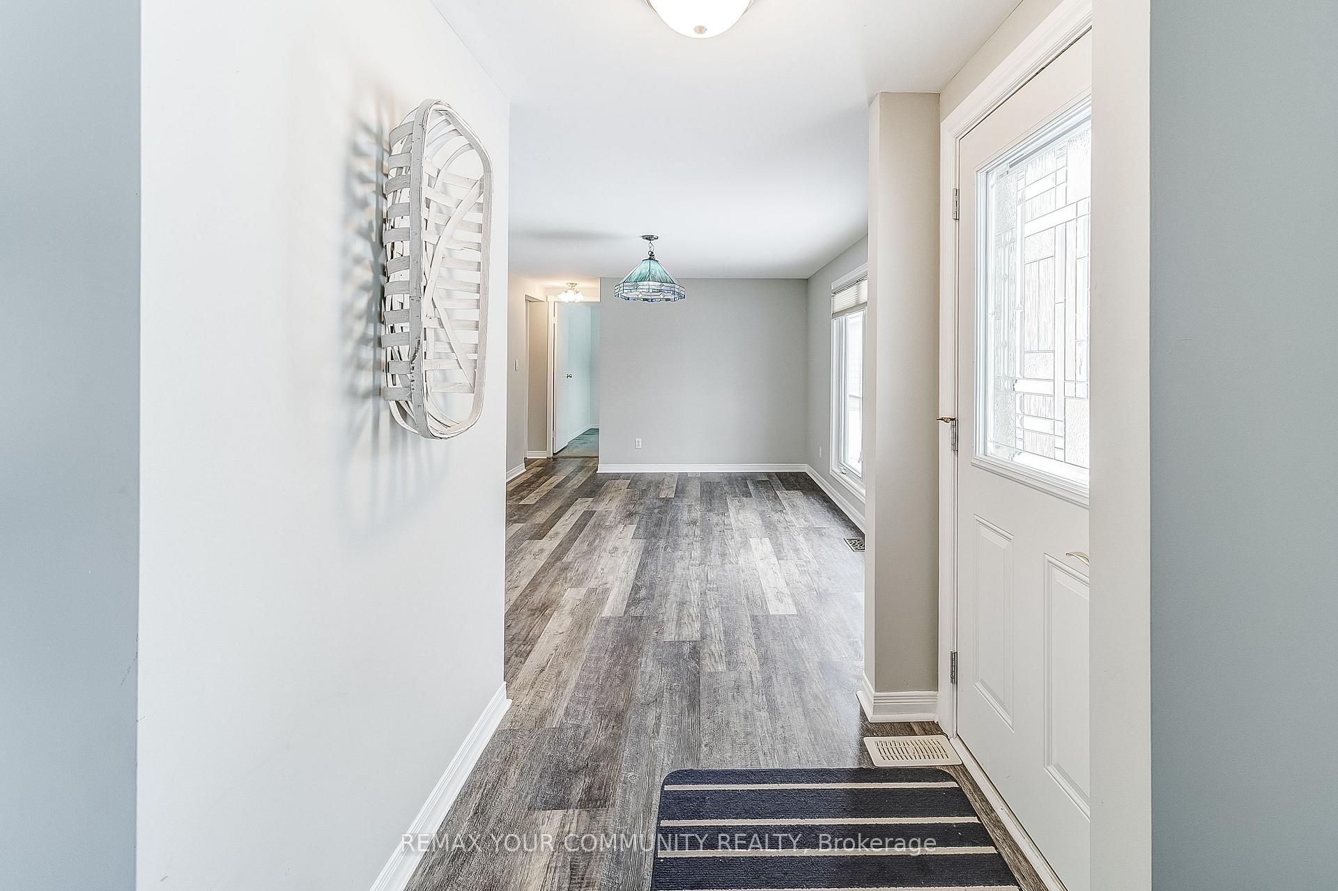 20 Geneva Court, Georgina — photo 4 of 5