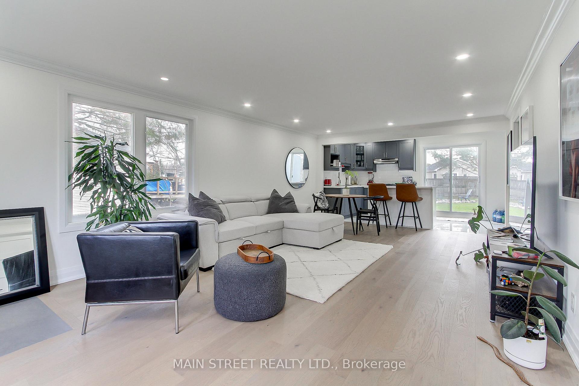 127 Woodfield Drive N, Georgina — photo 4 of 5