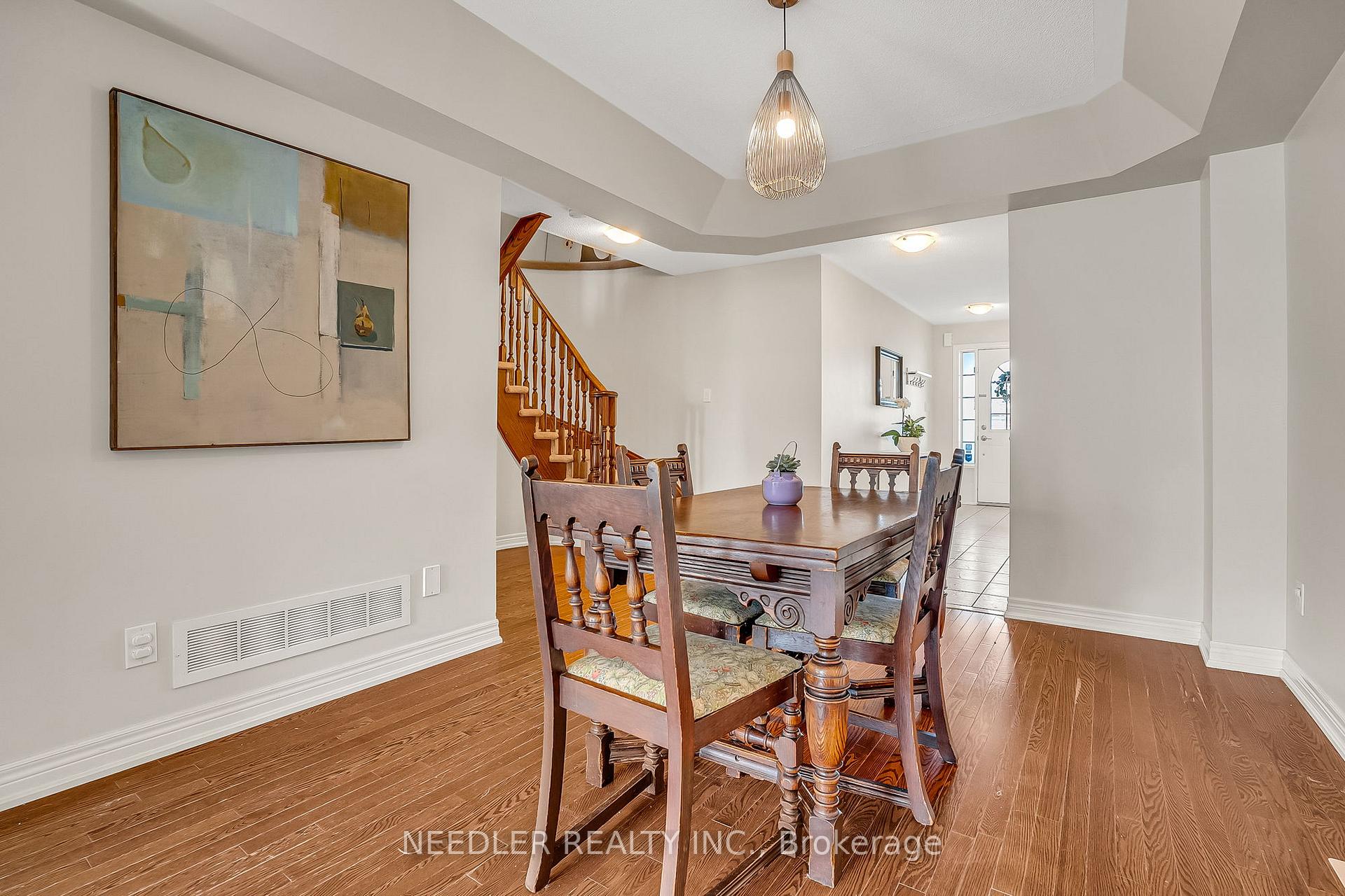 36 Wyndham Circle, Georgina — photo 4 of 5