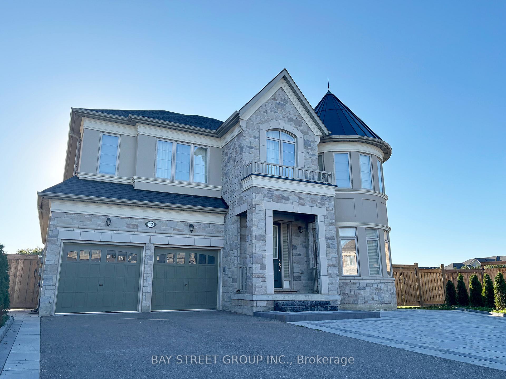 Bsmt 42 Brown Court, Newmarket, ON L3Y 0C7