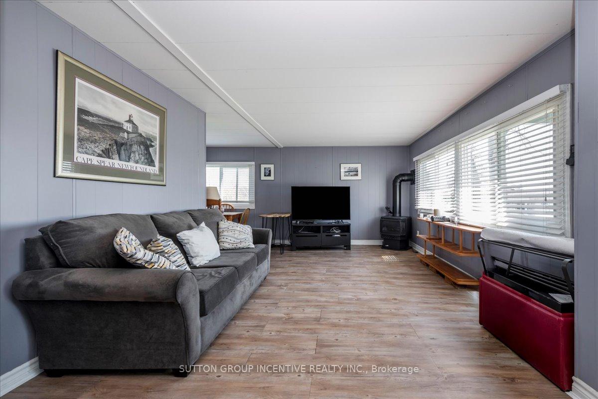 18 Trefoil Drive, Innisfil — photo 2 of 5