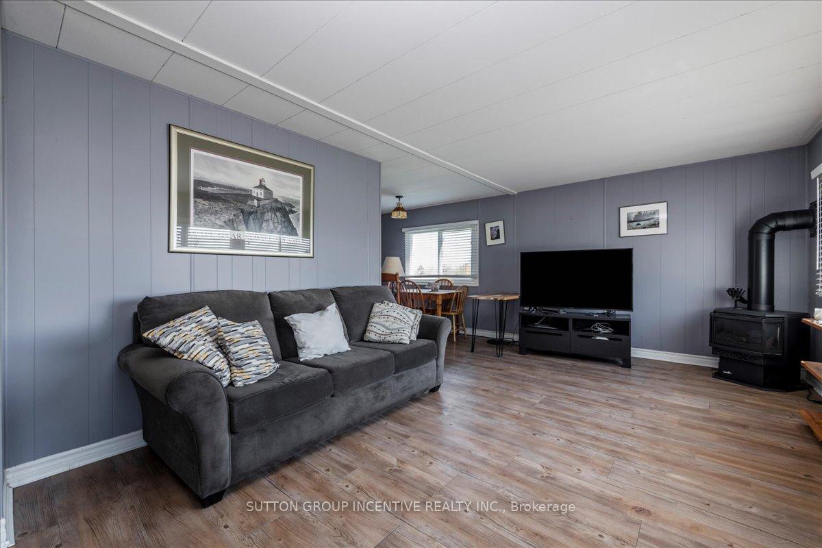 18 Trefoil Drive, Innisfil — photo 3 of 5