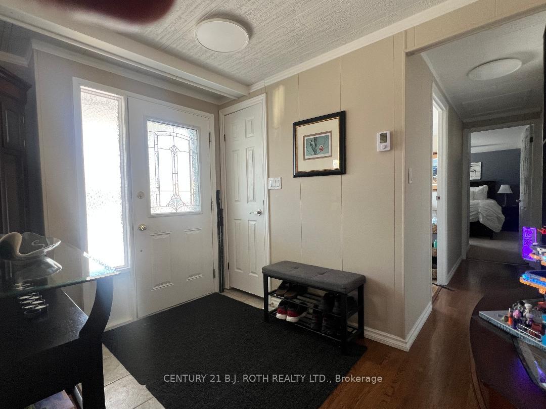 29 Corner Brook Trail, Innisfil — photo 4 of 5