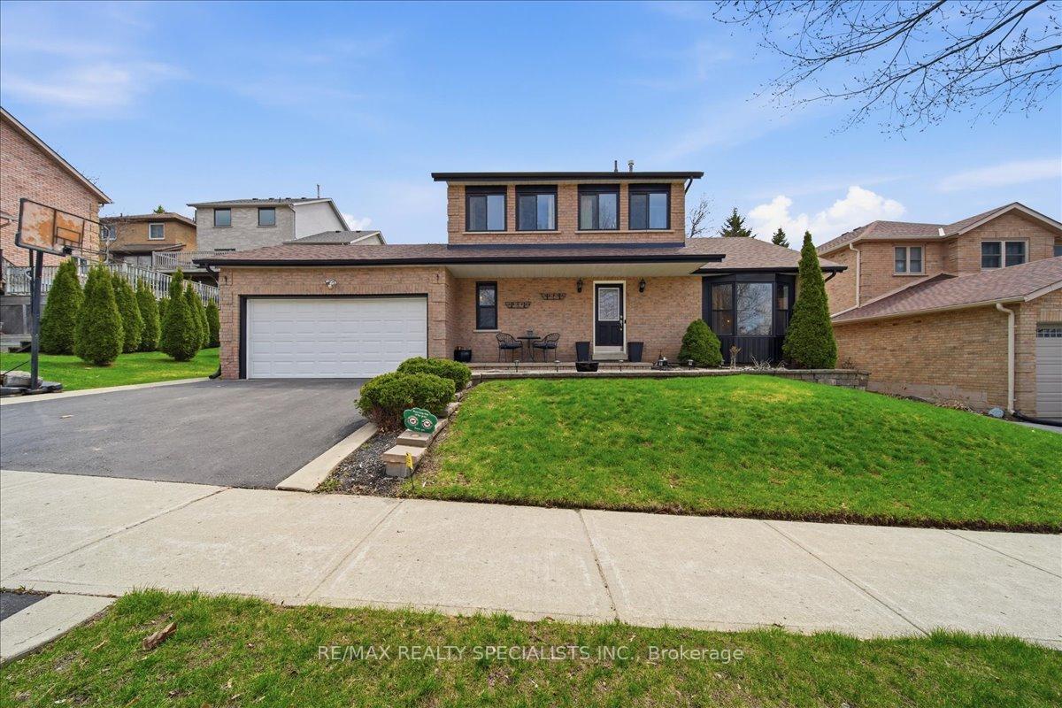 53 Fox Run Lane, Bradford West Gwillimbury, ON L3Z 2V2