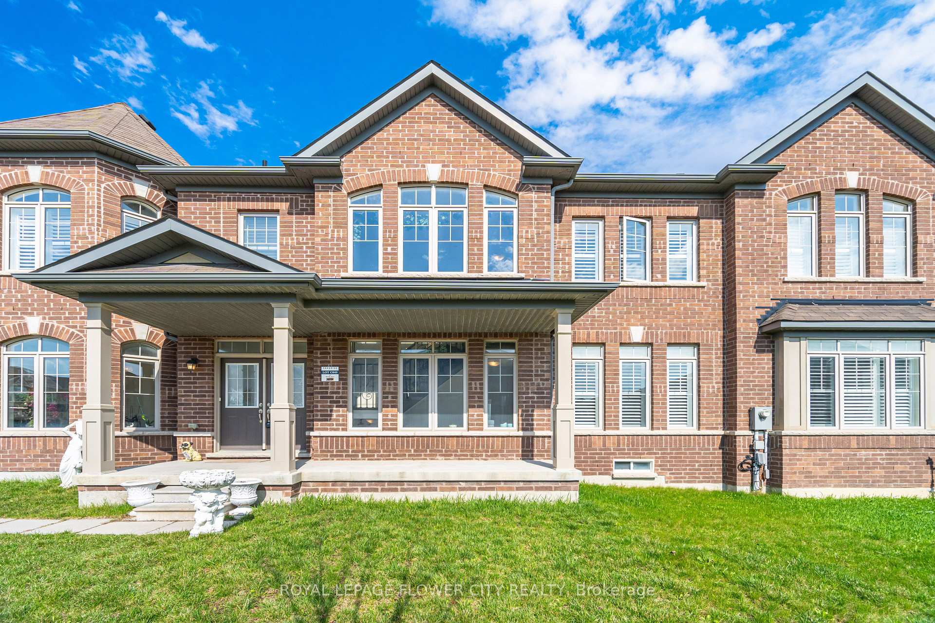572 Mactier Drive, Vaughan, ON L4H 4T9