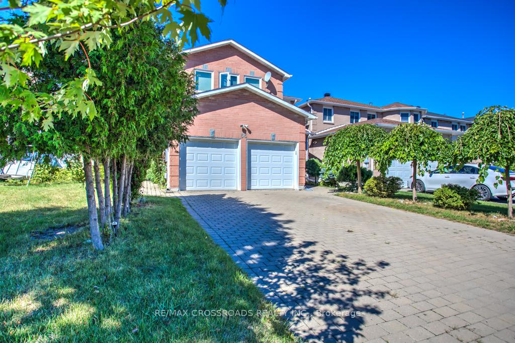 66 Bayhampton Crescent, Vaughan, ON L4J 7G9