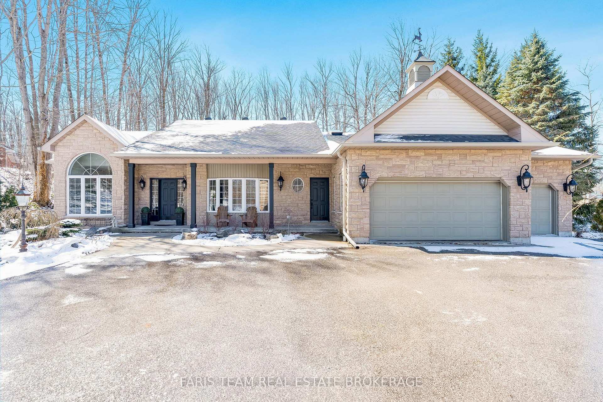 1986 Forest Valley Drive, Innisfil, ON L9S 4A5