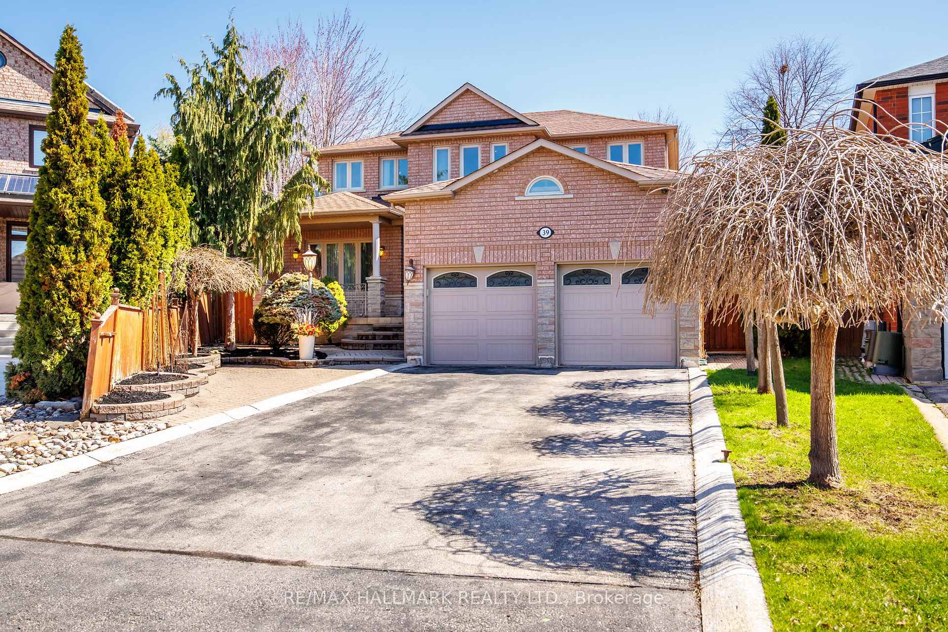 39 Fairmont Avenue, Vaughan, ON L6A 2P1