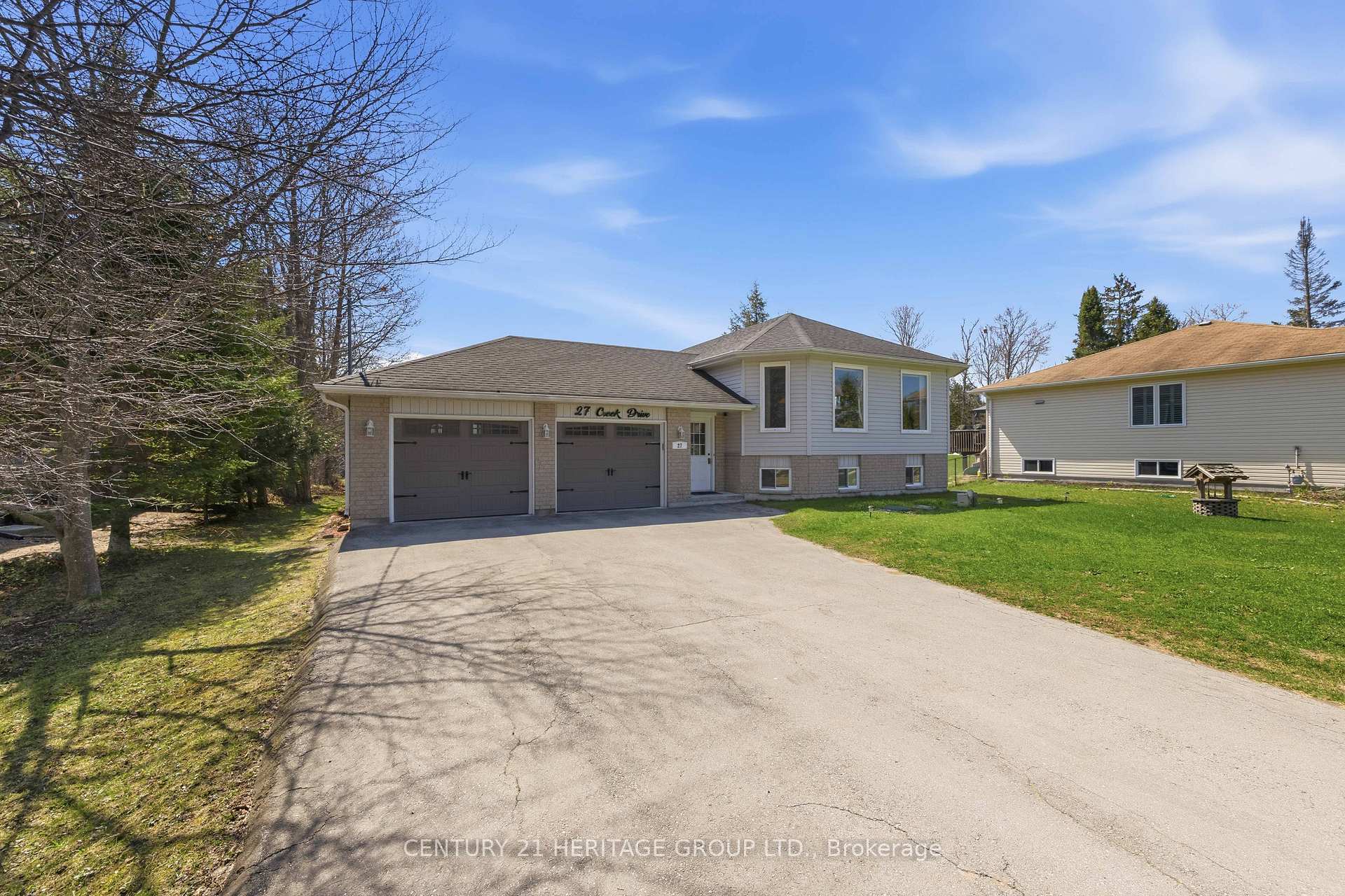 27 Creek Drive, Georgina, ON L0E 1N0