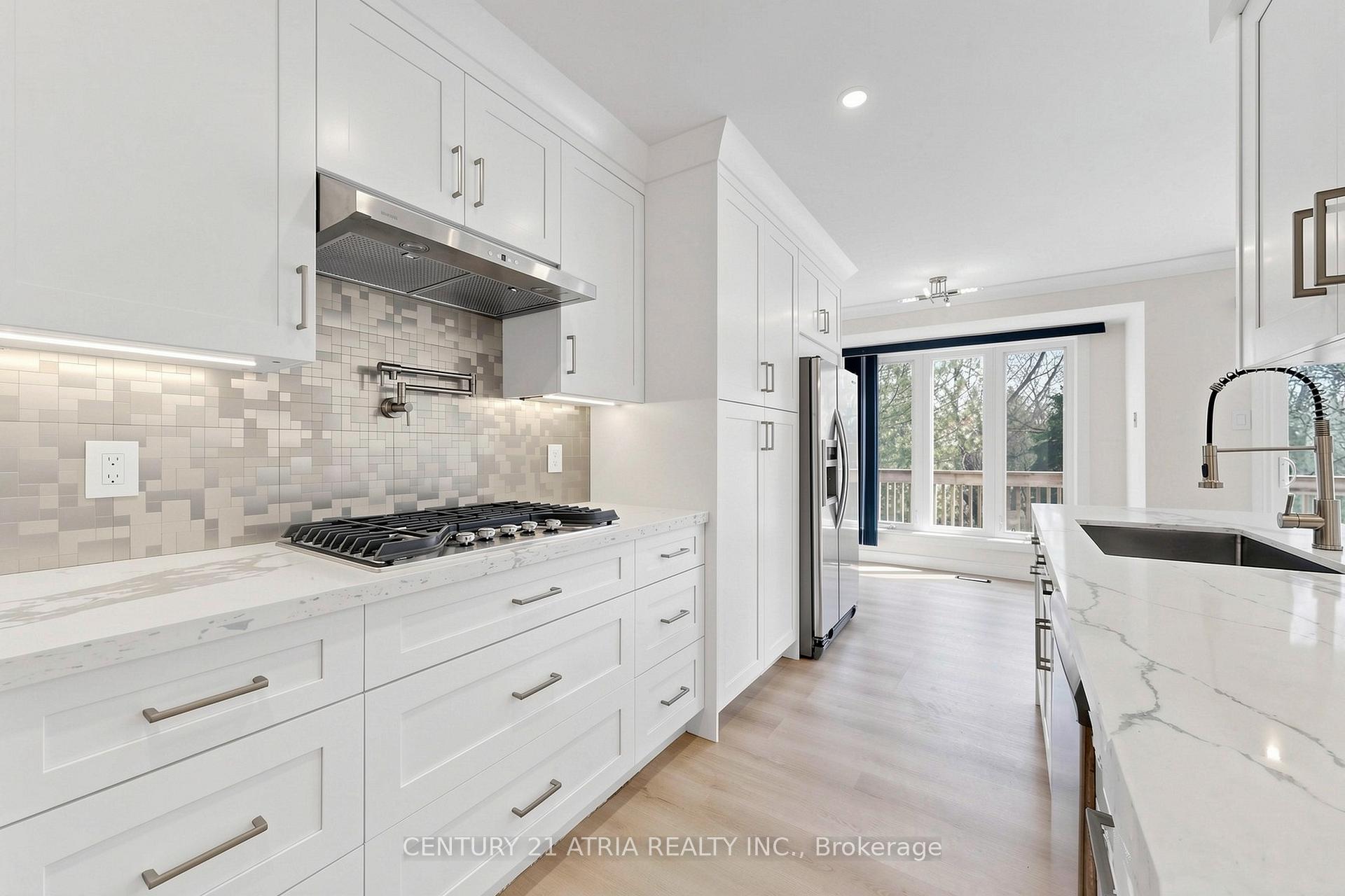 7 Anderson Place, Aurora, ON L4G 6G5