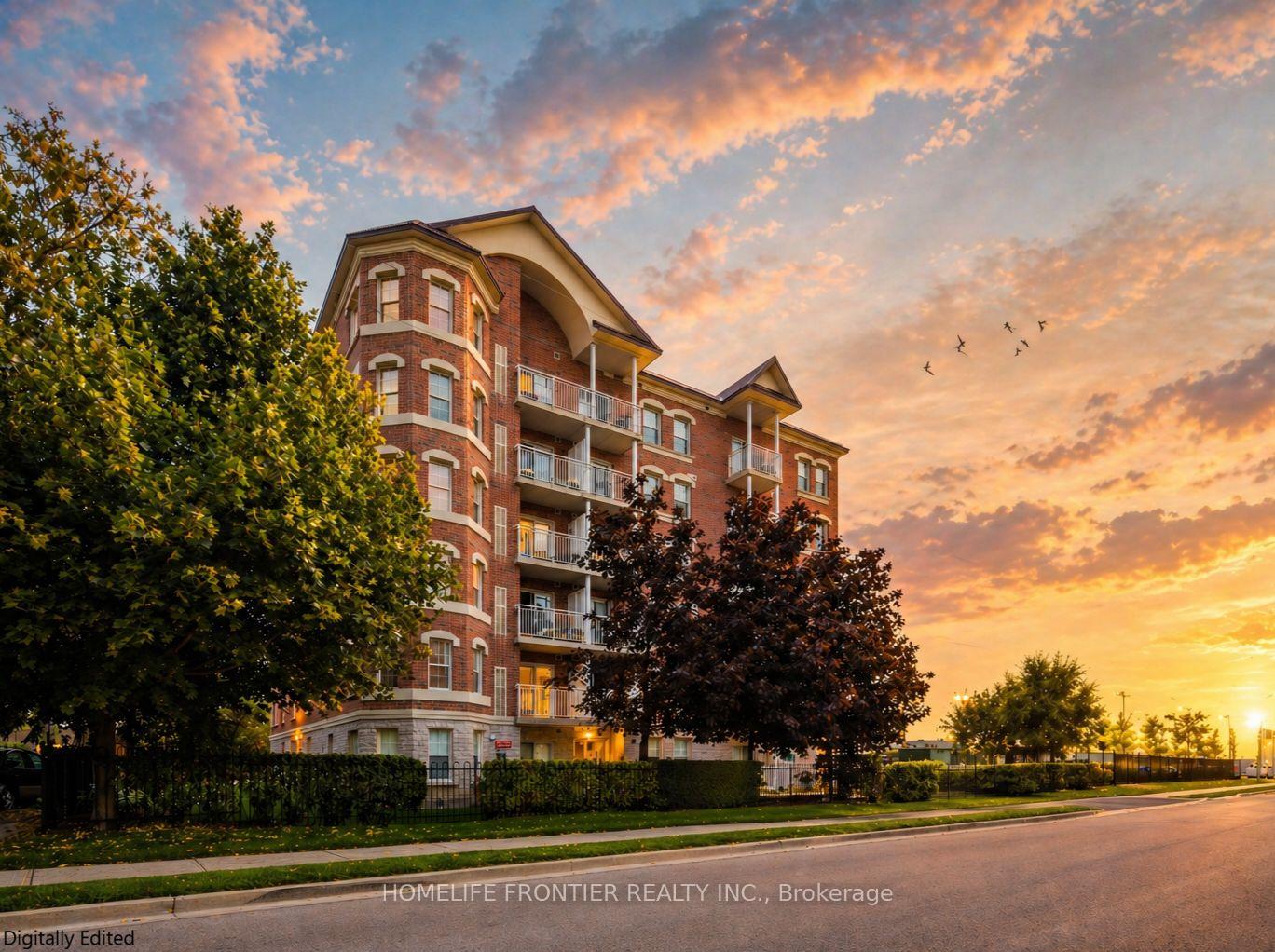 35 Hunt Avenue 201, Richmond Hill, ON L4C 4H1