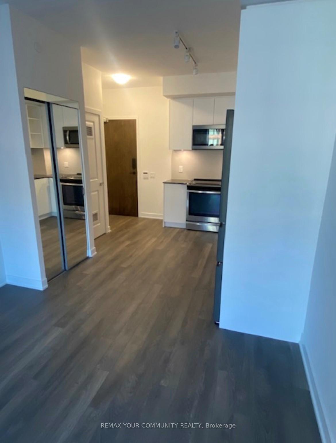 100 Eagle Rock Way 518, Vaughan, ON L6A 5B9