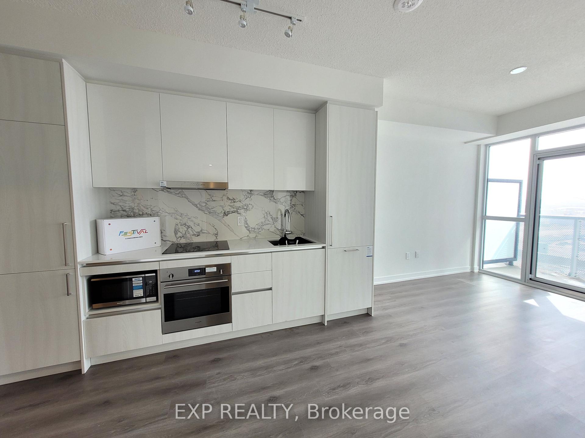 225 Commerce Street 1005, Vaughan, ON L4K 5Z7